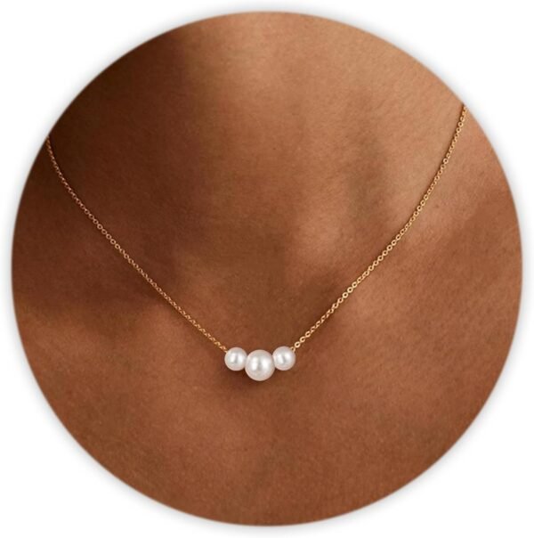 Pearl Necklaces for Women, Daisy Pearl Choker as Y Shaped Pearls Jewelry Gold Heart Necklace for Christmas Teen Gifts Trendy Stuff Birthday Gifts White Baroque Necklace as Wedding Jewelry